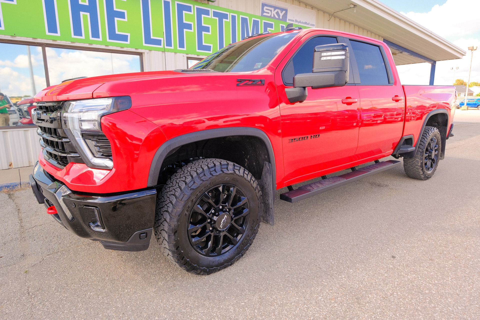 2025 Chevrolet Silverado 3500HD LT photo 2