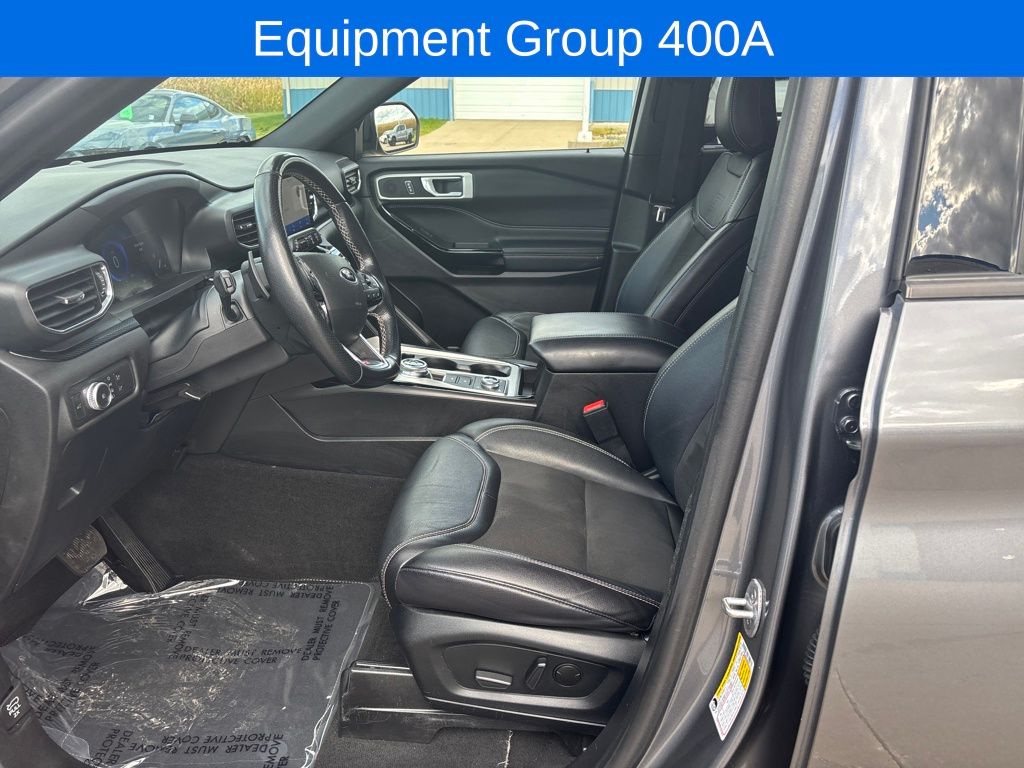2022 Ford Explorer ST photo 2