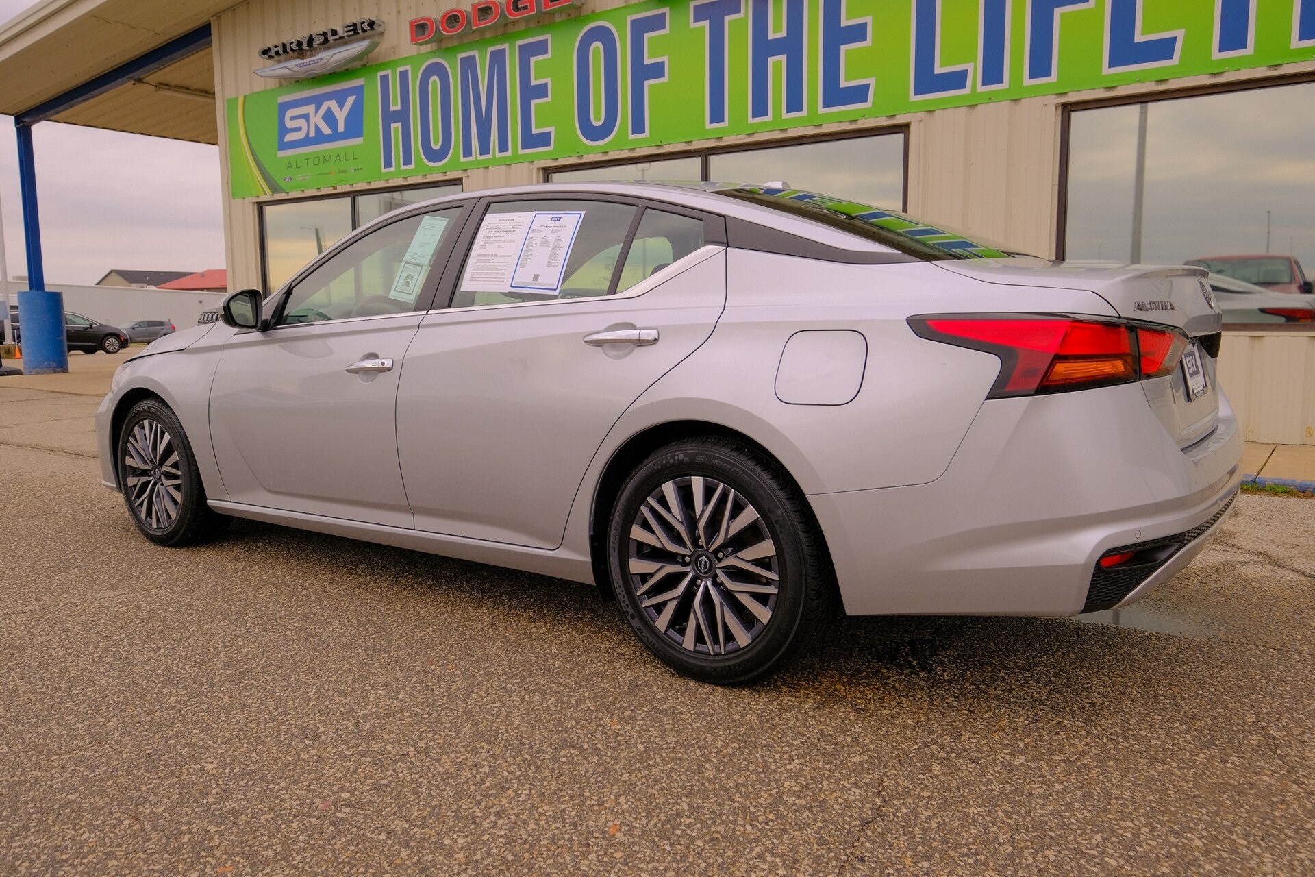 2023 Nissan Altima 2.5 SV photo 4