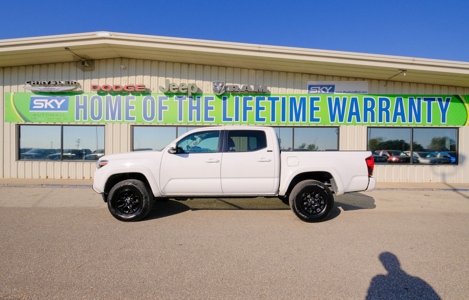 2020 Toyota Tacoma SR5 V6 photo 2