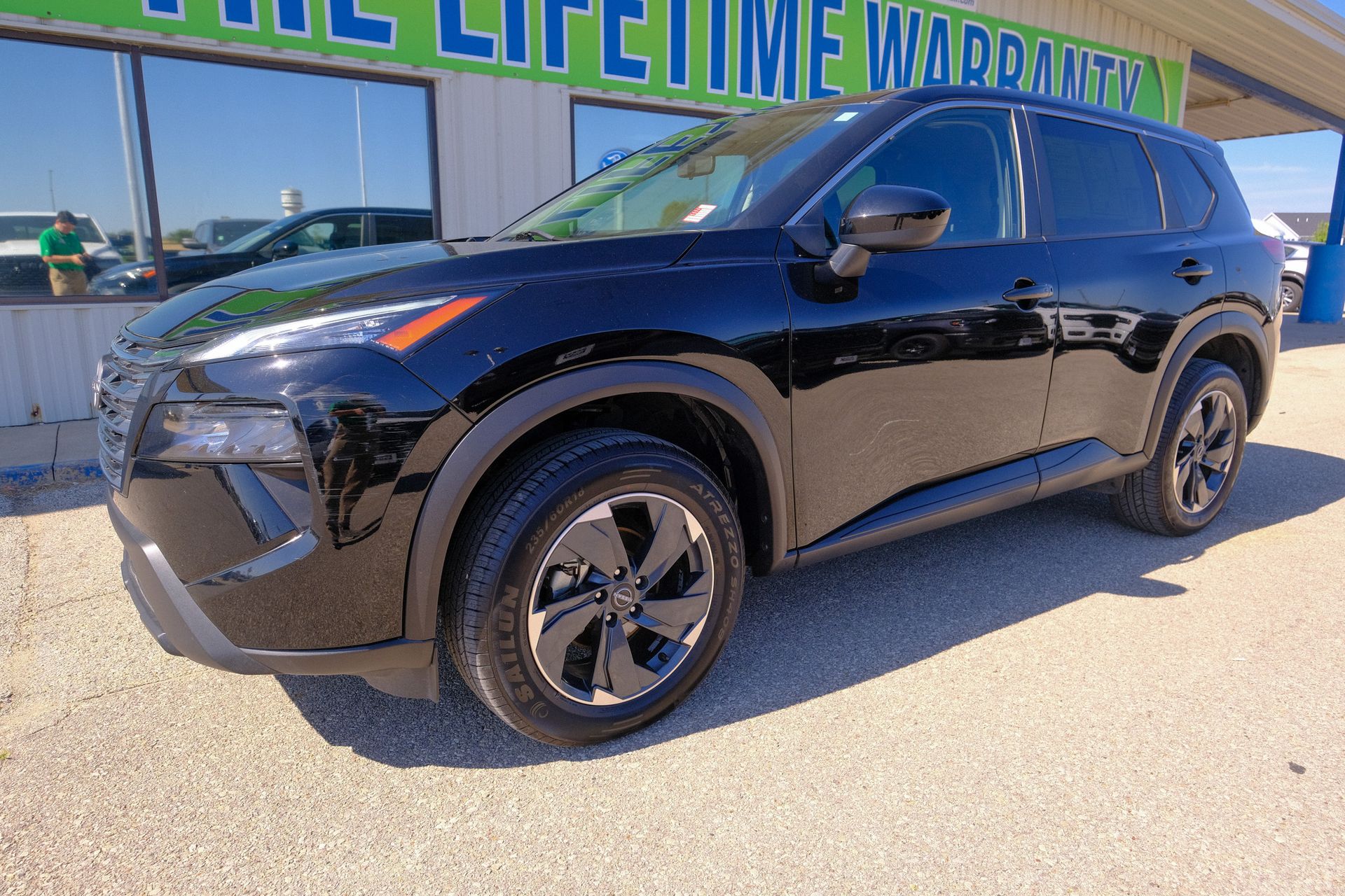 2024 Nissan Rogue SV photo 2