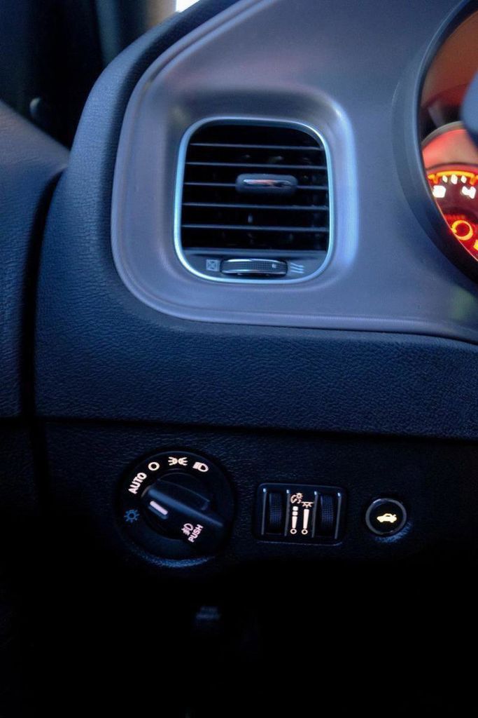 2023 Dodge Charger SXT photo 3