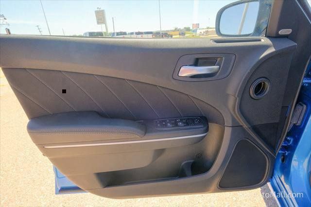 2023 Dodge Charger SXT photo 2