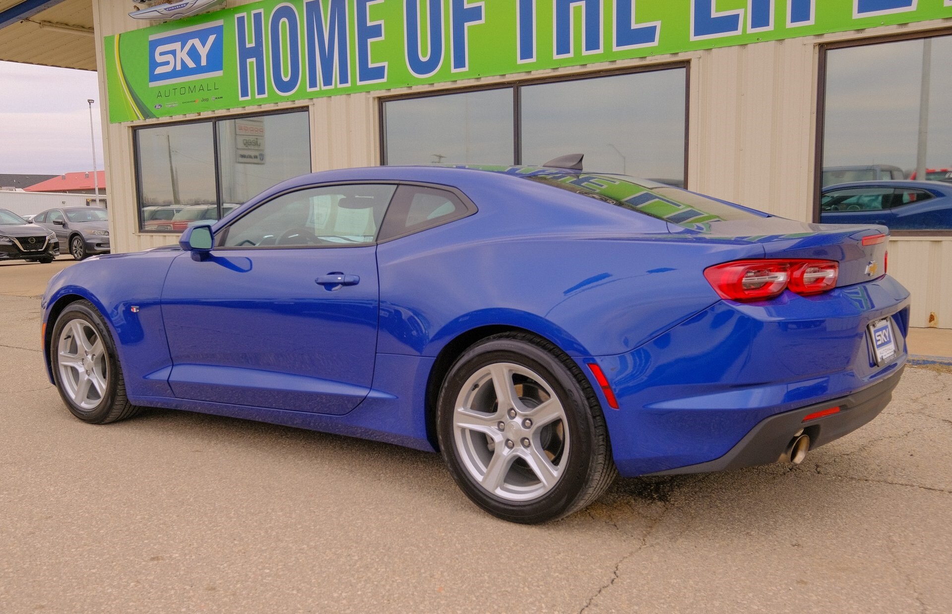 2023 Chevrolet Camaro 1LT photo 3