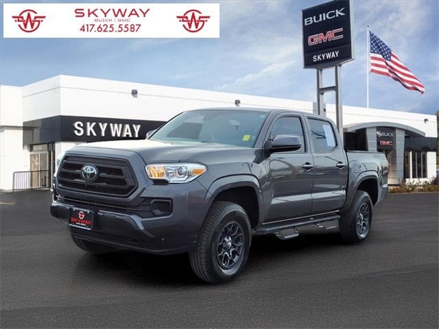 2023 Toyota Tacoma SR's photo