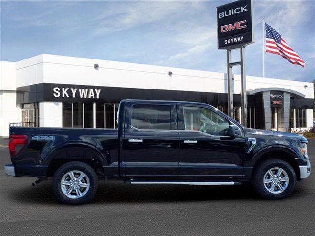 2024 Ford F-150 XLT photo 3