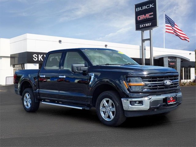 2024 Ford F-150 XLT photo 2