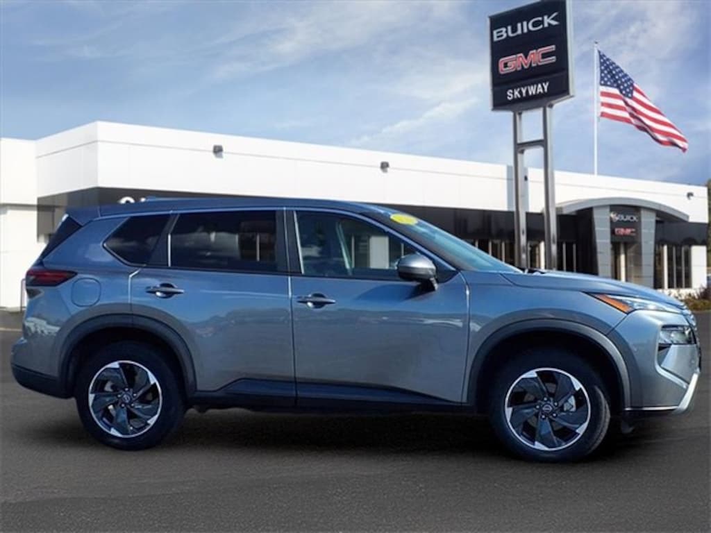 Used 2024 Nissan Rogue SV