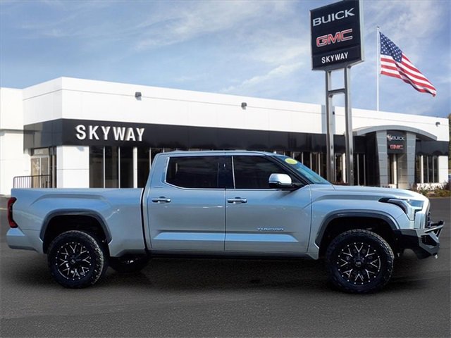 2023 Toyota Tundra Limited photo 4