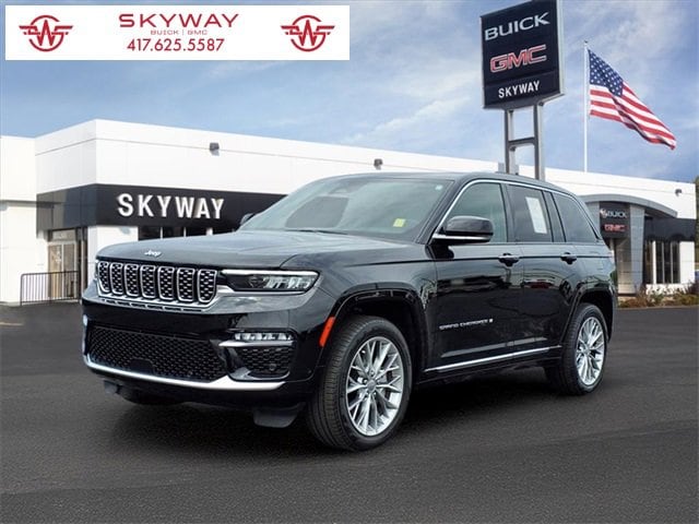 2023 Jeep Grand Cherokee Summit's photo