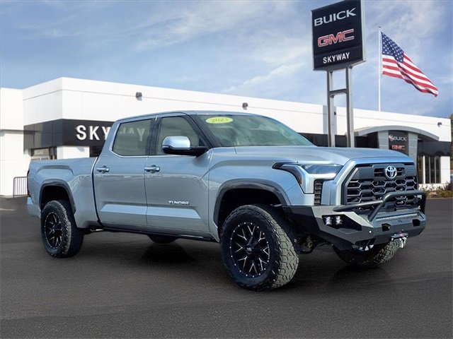 2023 Toyota Tundra Limited photo 3