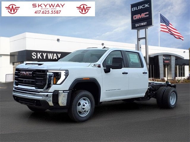 2026 GMC Sierra 3500 Chassis Cab Pro's photo