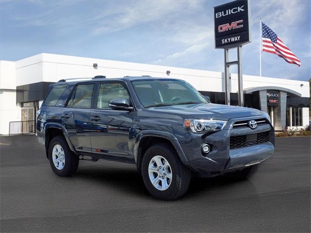 2024 Toyota 4Runner SR5 photo 3
