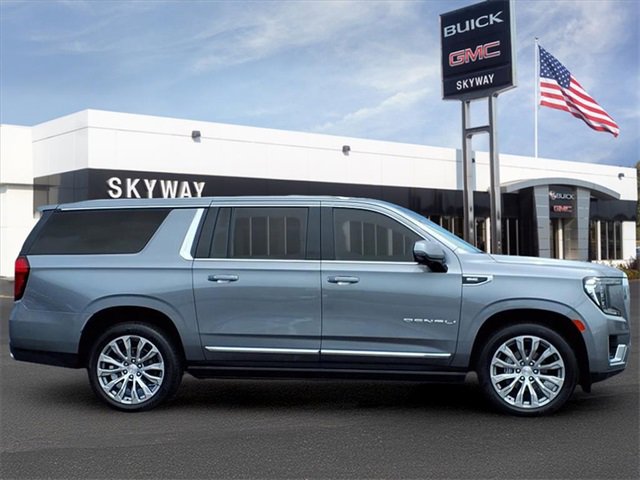 2022 Gmc Yukon XL Denali photo 2