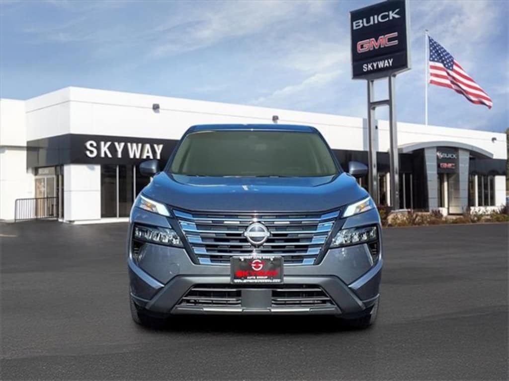 Used 2024 Nissan Rogue SV