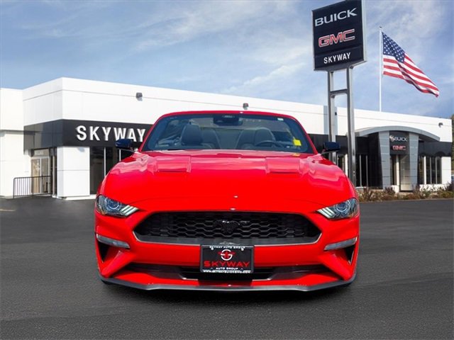 2023 Ford Mustang EcoBoost photo 2