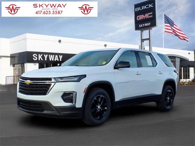 2023 Chevrolet Traverse LS's photo