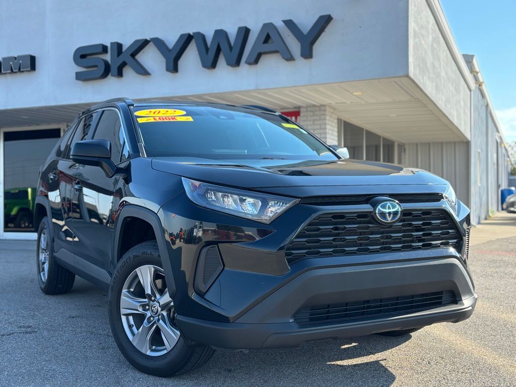 2022 Toyota RAV4 LE