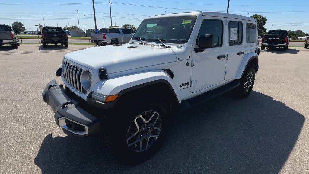 2025 Jeep Wrangler Sahara photo 4