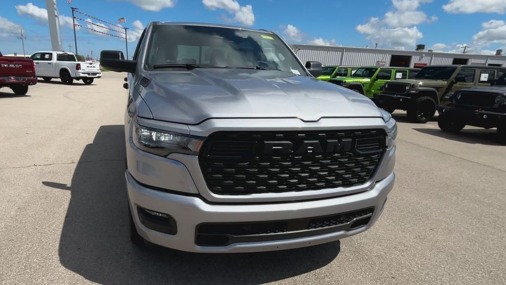 2025 Ram 1500 Tradesman photo 2