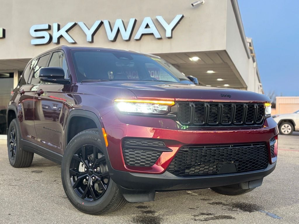 2025 Jeep Grand Cherokee Altitude's photo