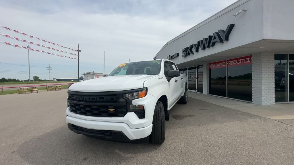 2022 Chevrolet Silverado 1500 Custom photo 4