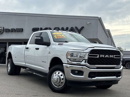 2024 Ram 3500 Big Horn Truck Crew Cab