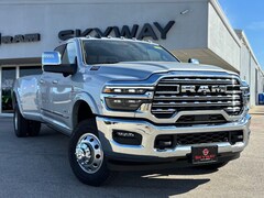 2026 Ram 3500 LIMITED CREW CAB 4X4 8' BOX Pickup