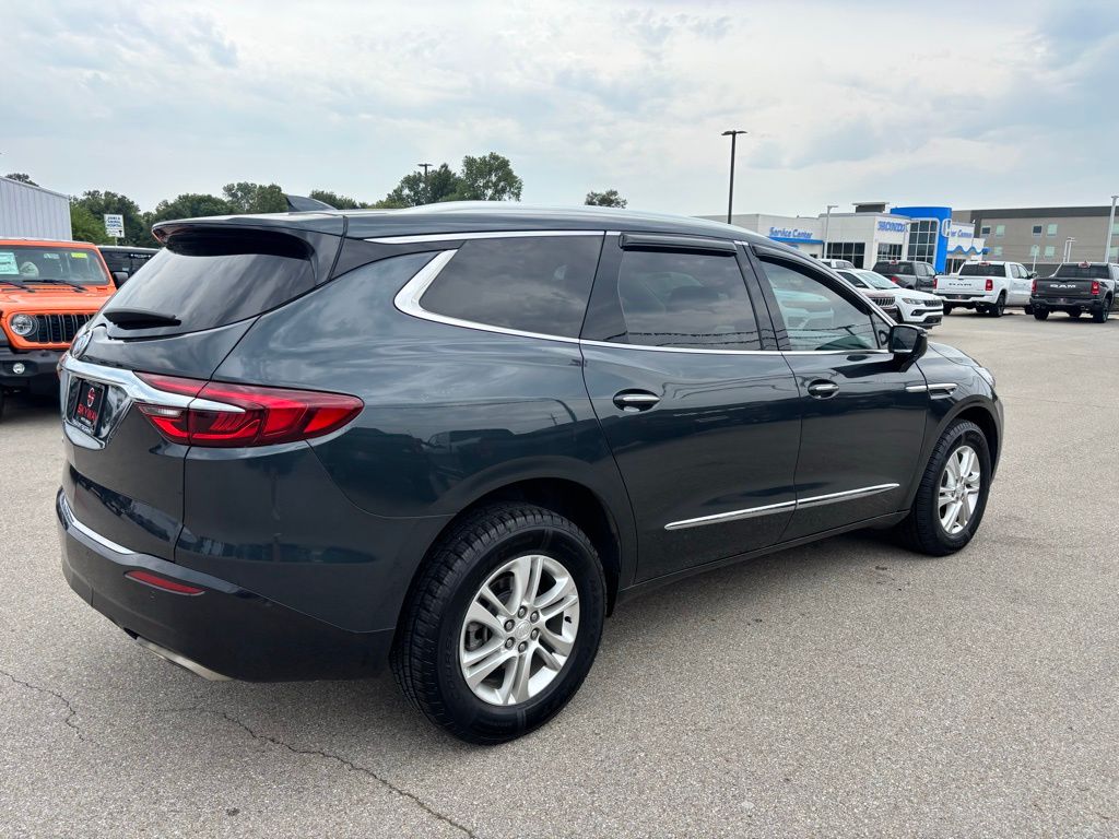 2021 Buick Enclave Essence photo 2