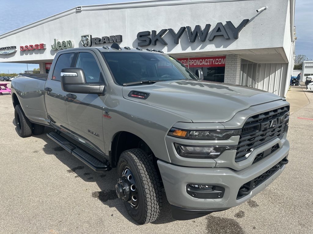 New 2026 Ram 3500 BIG HORN CREW CAB 4X4 8' BOX Pickup