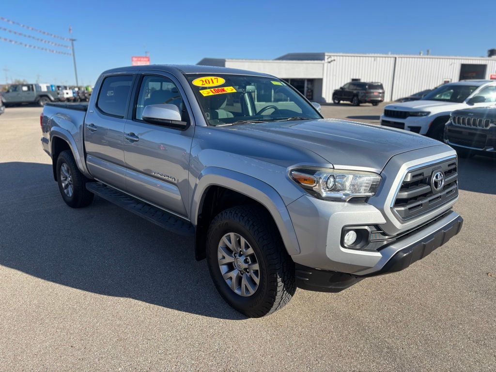 2017 Toyota Tacoma SR5 V6 photo 3
