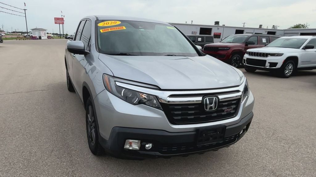 2020 Honda Ridgeline Sport photo 2