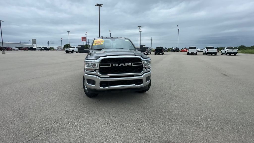 2023 Ram 2500 Tradesman photo 3