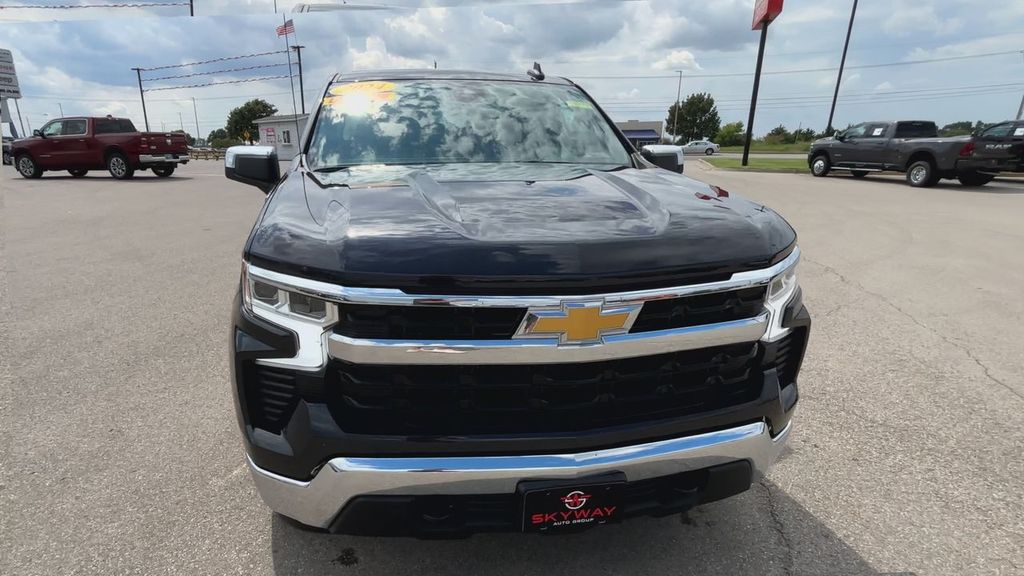 2024 Chevrolet Silverado 1500 LT photo 2