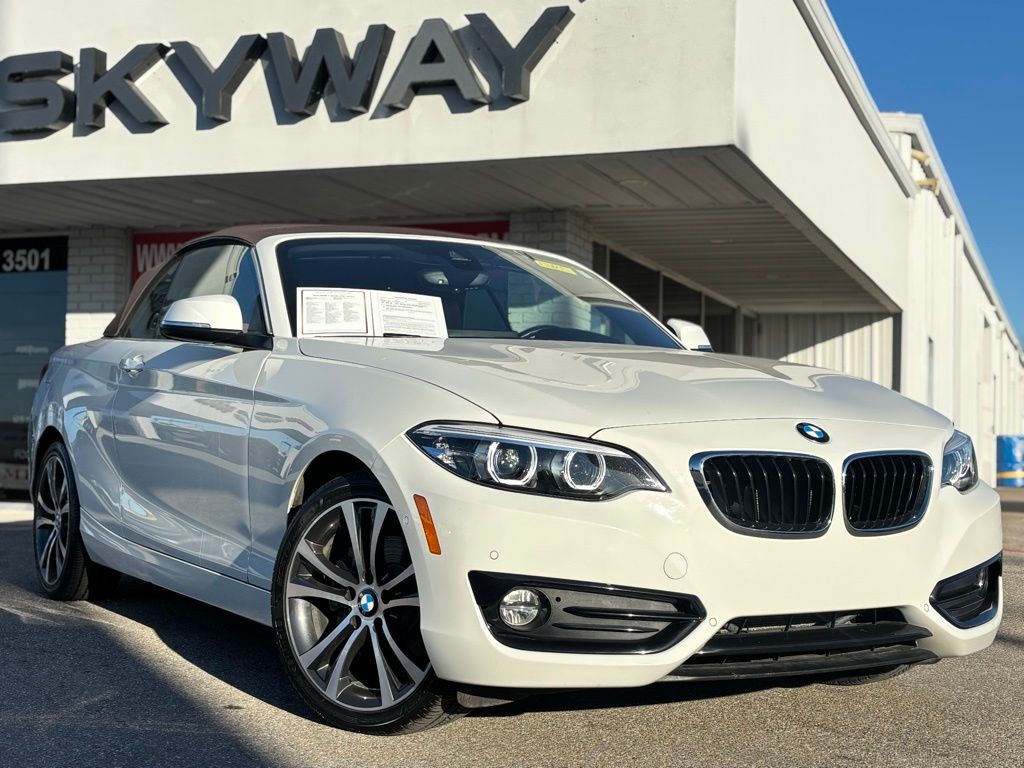 2018 BMW 2 Series 230's photo