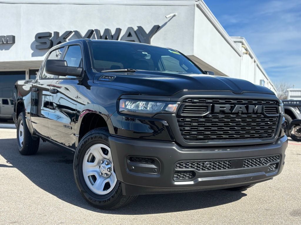 2025 Ram 1500 Truck Crew Cab 
