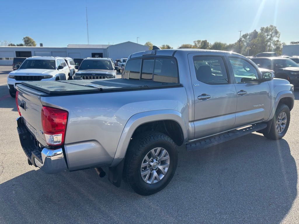2017 Toyota Tacoma SR5 V6 photo 4