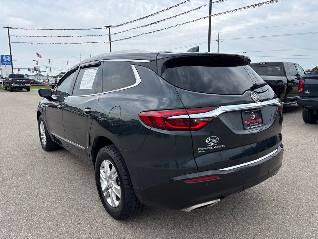 2021 Buick Enclave Essence photo 3