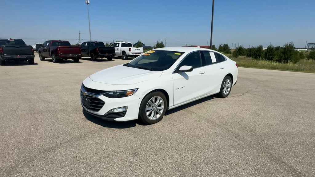2024 Chevrolet Malibu 1LT photo 4