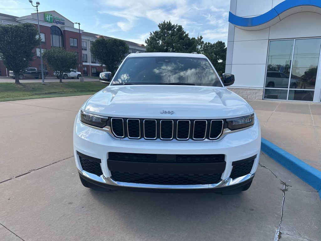 2024 Jeep Grand Cherokee Laredo photo 4