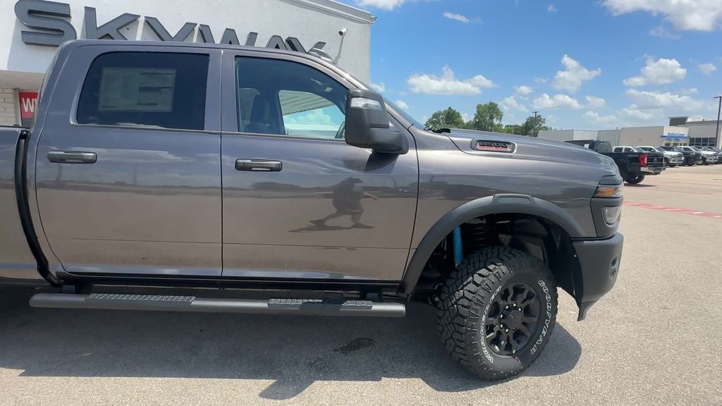 2025 Ram 2500 Tradesman photo 2