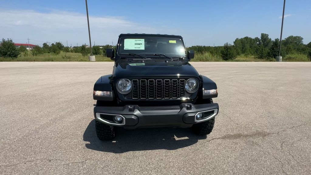 2025 Jeep Gladiator Sport photo 3