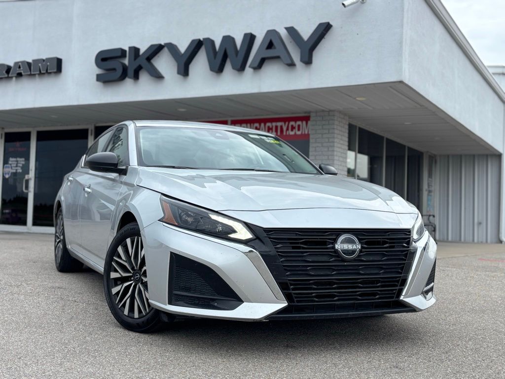 2024 Nissan Altima SV