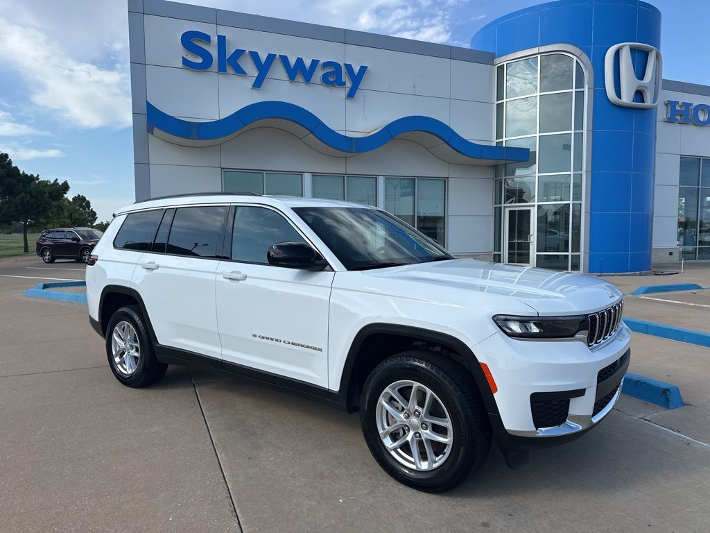 2024 Jeep Grand Cherokee L Laredo's photo