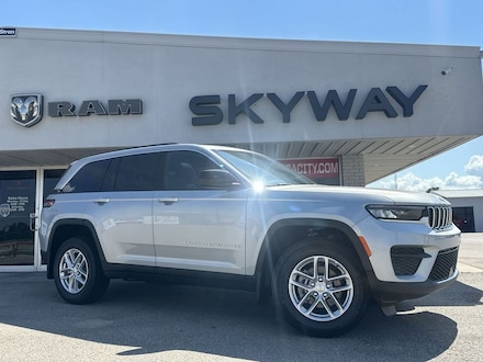 2025 Jeep Grand Cherokee LAREDO X 4X2 Sport Utility