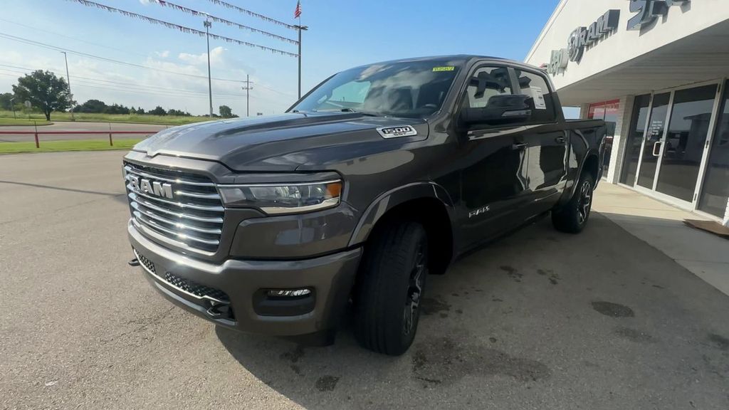 2025 Ram 1500 Laramie photo 4