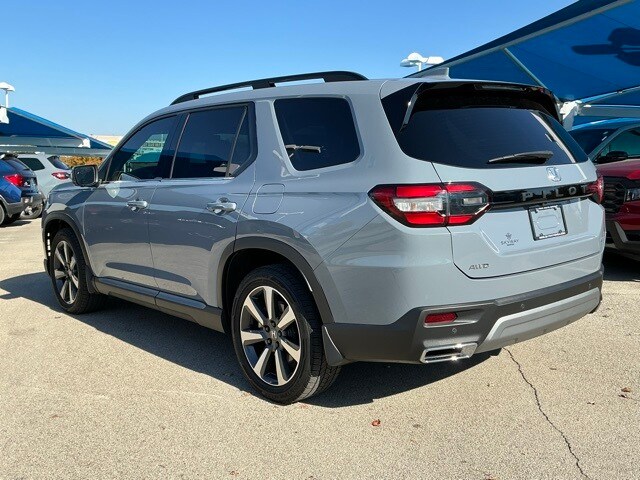 2023 Honda Pilot Elite photo 3