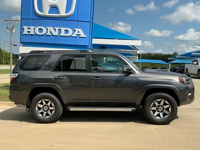 2021 Toyota 4Runner TRD Off-Road Premium photo 2