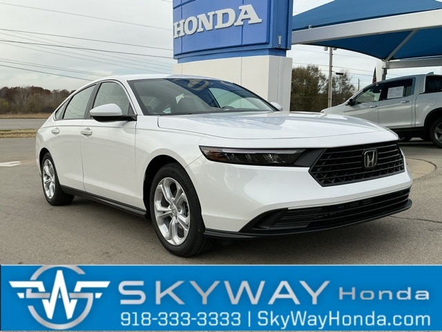 2025 Honda Accord LX's photo