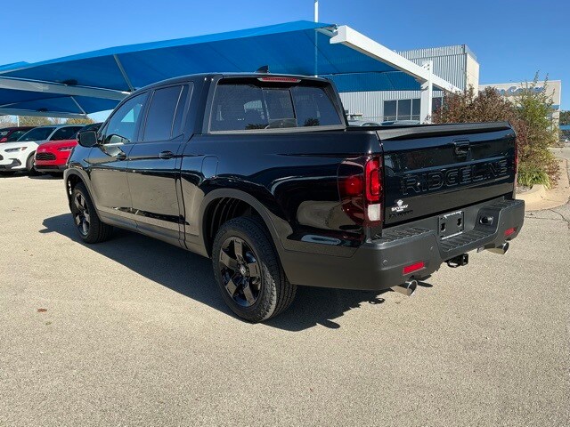 2026 Honda Ridgeline Black Edition photo 4